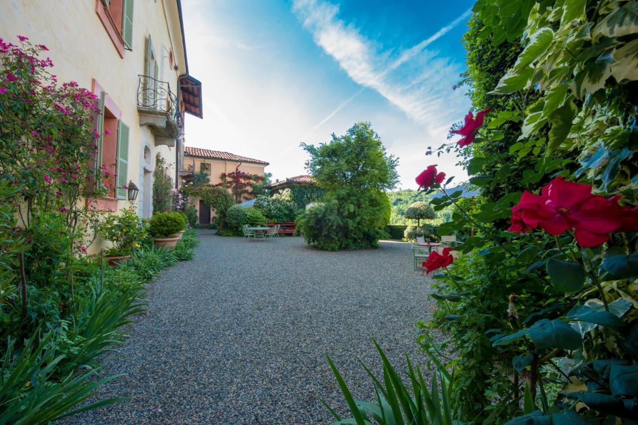 Castello Di Strambinello Bed & Breakfast Exterior photo