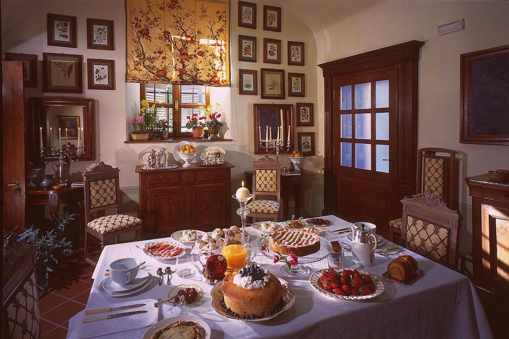 Castello Di Strambinello Bed & Breakfast Room photo