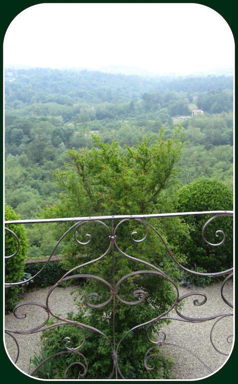 Castello Di Strambinello Bed & Breakfast Exterior photo