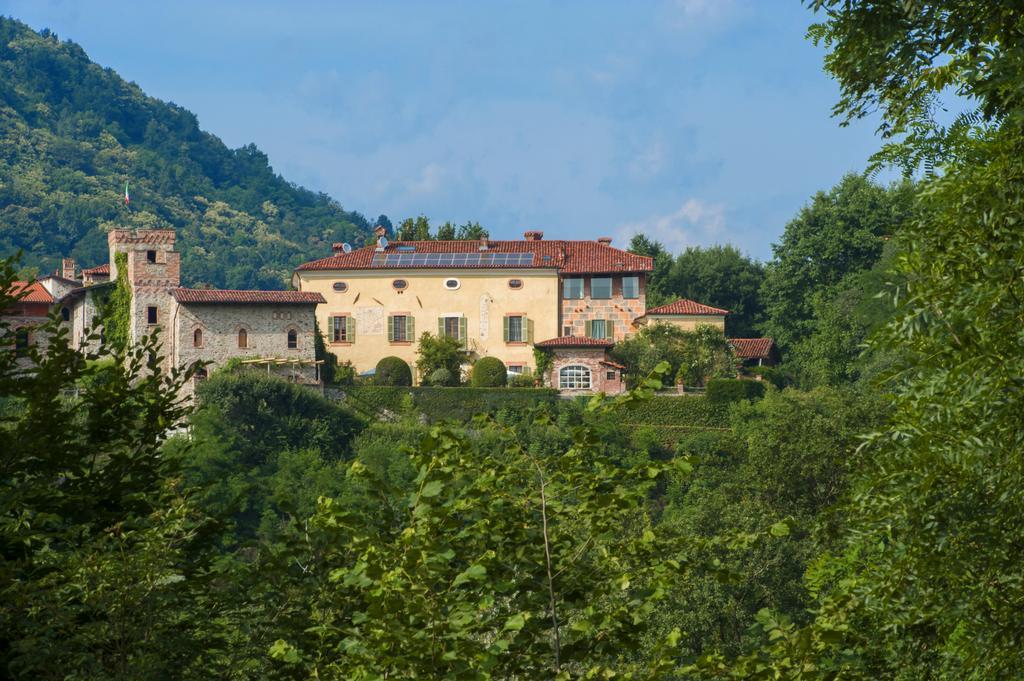 Castello Di Strambinello Bed & Breakfast Exterior photo