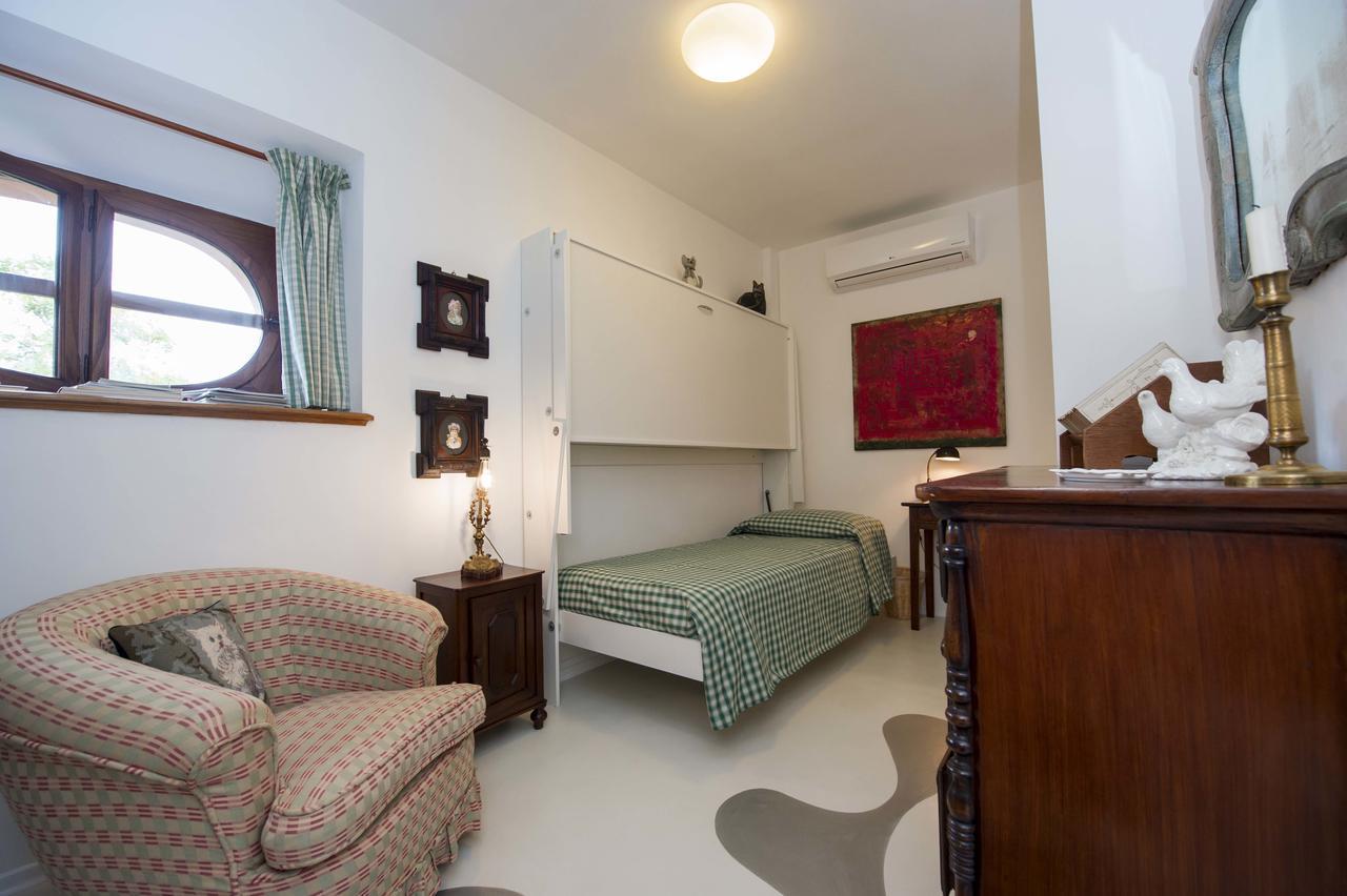 Castello Di Strambinello Bed & Breakfast Exterior photo